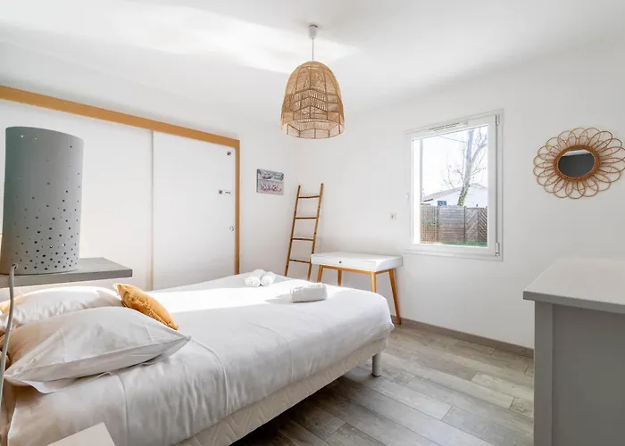 Holiday home Nouveau ! Bulle D'air - Maison Avec Piscine Bouaye